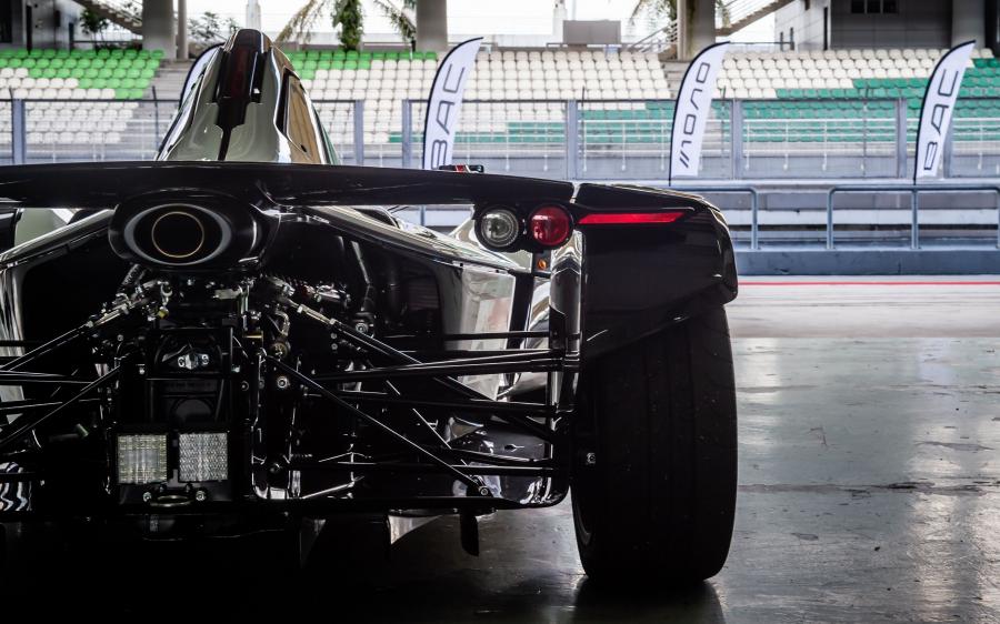Детали экстерьера BAC Mono 2015 года  (фото 27 из 31)